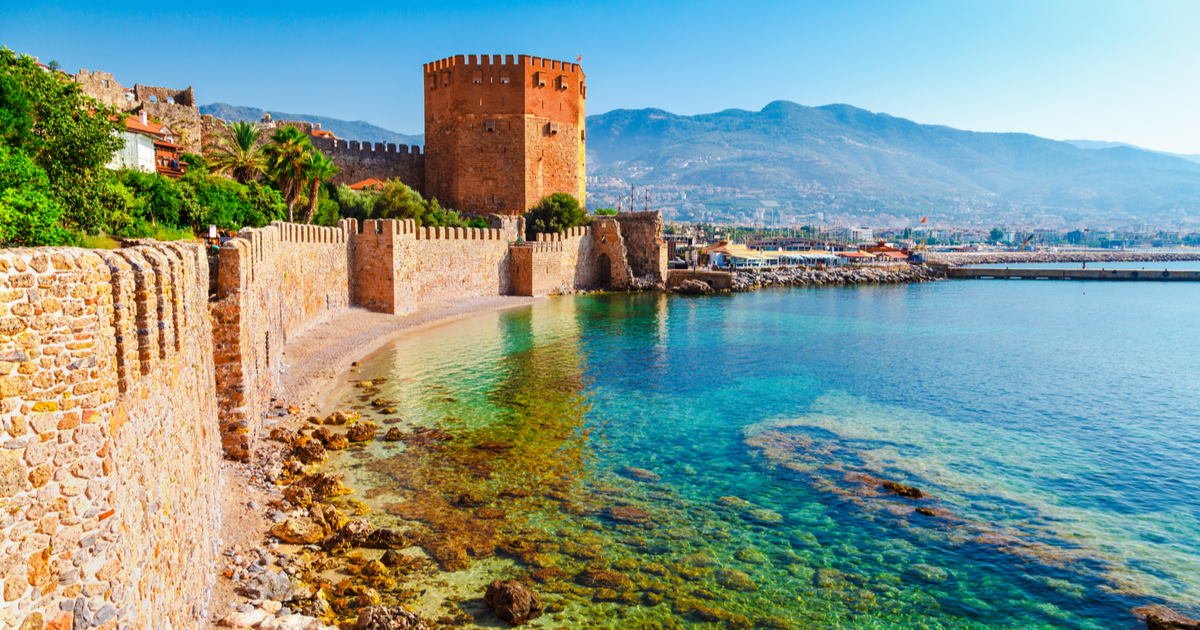 🗼 붉은 탑 (크즐쿨레)